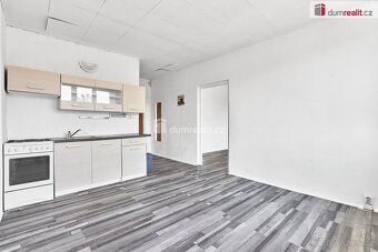 Uvedená cena je kompletní včetně provize, právního servisu a