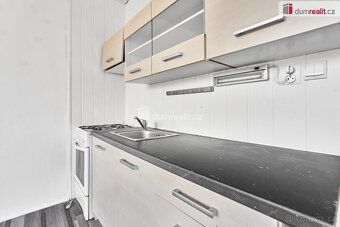 Uvedená cena je kompletní včetně provize, právního servisu a