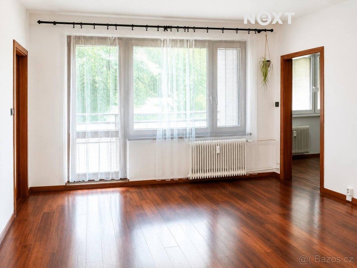 Nabízíme k pronájmu pěkný byt 3+1 s lodžií o velikosti 70m2.