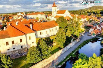 Ev.č. 00306 Kancelářský a ateliérový prostor 344 m² v histor
