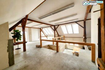 Ev.č. 00306 Kancelářský a ateliérový prostor 344 m² v histor