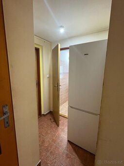 Ve druhém patře rod. domu na Praze 9 v ulici Holšická pronaj