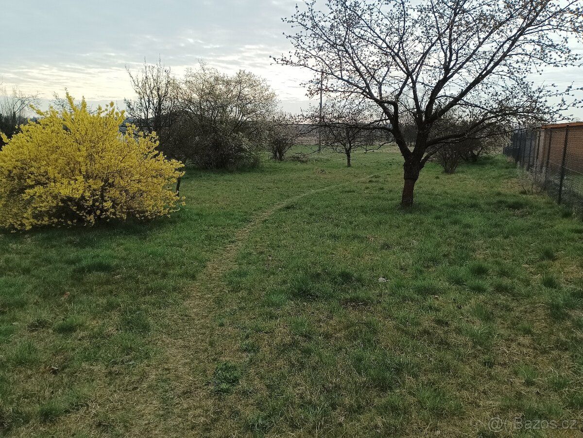 Nabízíme k prodeji rovinatý stavební pozemek o výměře 1308 m