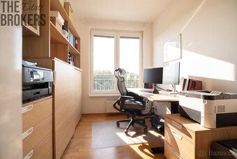 Prostorný byt 4+kk ( 84 m2)se dvěma balkony, garážovým stání