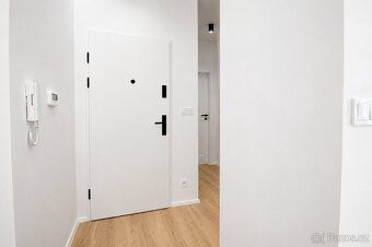 Nabízím k prodeji nově zrekonstruovaný cihlový byt 3+kk o vý
