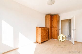 Looking for spacious and bright living that combines modern standards, excellent transport…