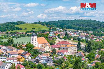 Nabízíme k prodeji stavební pozemek o výměře 874 m² v klidné