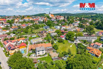 Nabízíme k prodeji stavební pozemek o výměře 874 m² v klidné