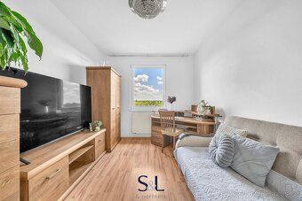 Ev.č. 01709 Prostorný rodinný byt 4+kk s parkovacím stáním v