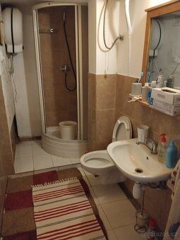 I am offering for sale a picturesque cottage in nature and close to downtown