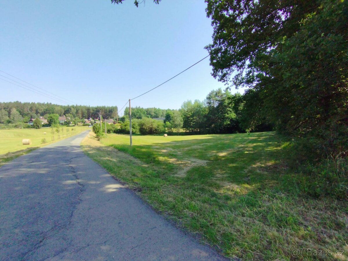 Sprzedamy działkę o powierzchni 5613 m2, obręb ewidencyjny Kvítkov koło České Lípy