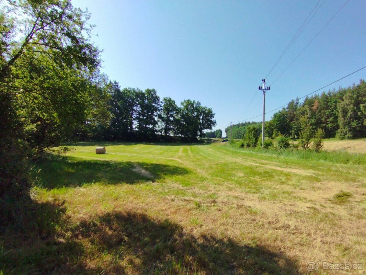 Sprzedamy działkę o powierzchni 5613 m2, obręb ewidencyjny Kvítkov koło České Lípy