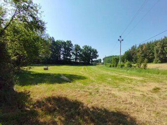Sprzedamy działkę o powierzchni 5613 m2, obręb ewidencyjny Kvítkov koło České Lípy