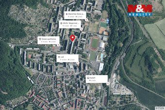Nabízíme k prodeji světlý byt 2+1 o užitné ploše 54 m² ve 3.