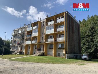 Nabízíme k prodeji prostorný byt 3+1, který se nachází v kli