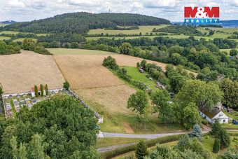 We offer for sale an exceptional residential plot of land with an area of 673