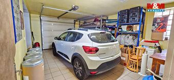 We offer for sale a spacious family house in the desirable location of S
