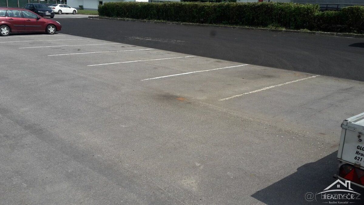 Nabízíme k pronájmu parkovací plochu o rozměrech 800 m2 ve v