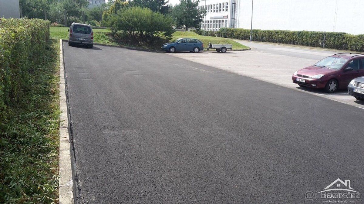 Nabízíme k pronájmu parkovací plochu o rozměrech 800 m2 ve v