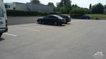Nabízíme k pronájmu parkovací plochu o rozměrech 800 m2 ve v