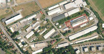 Pronájem výrobní haly 1.600 m² s jeřáby – ideální pro strojí