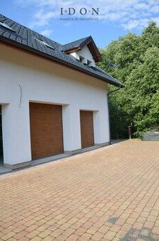 Pronájem garáže 22m2 ( plocha pozemku 32m2) s novou střechou