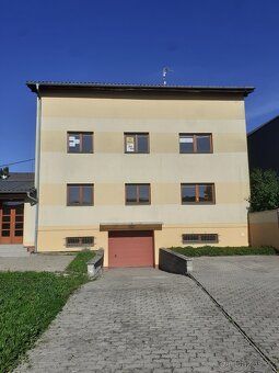 Nabízíme k prodeji vyjímečnou třípodlažní vilu v mimořádně a