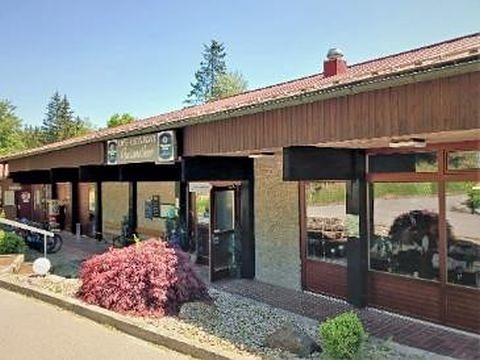 Nabízíme k pronájmu (pacht) zavedenou restauraci v přírodním