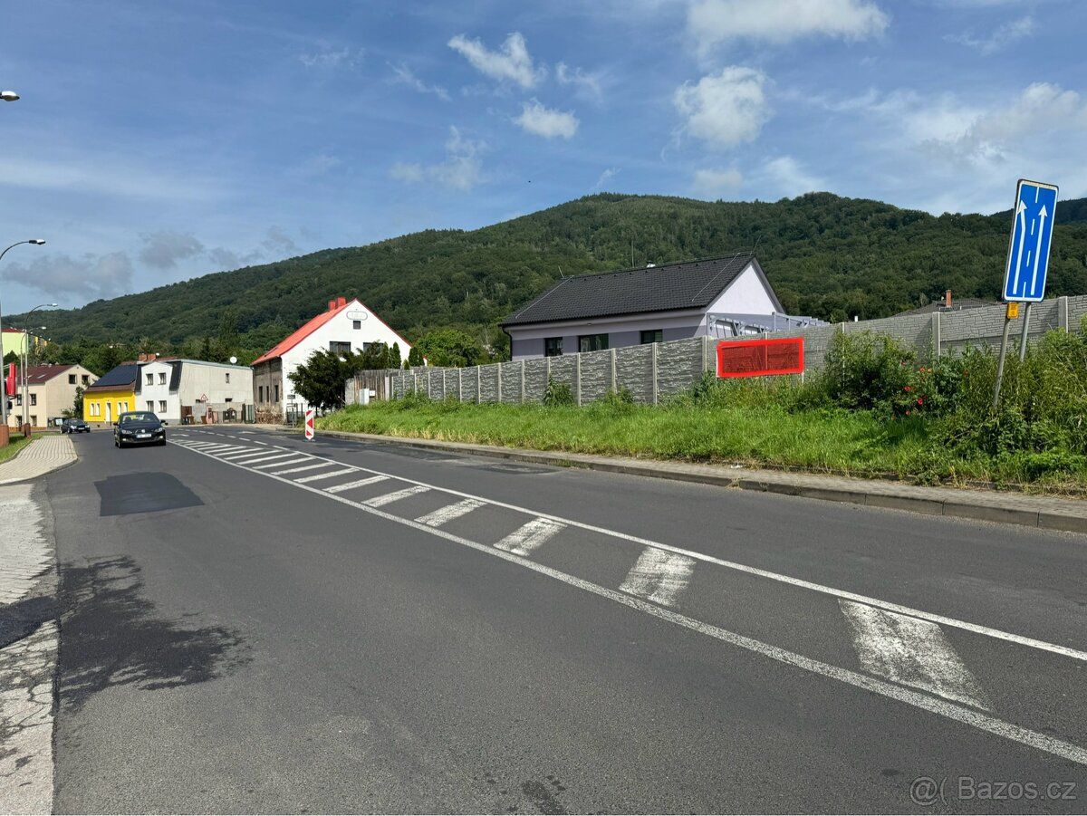 Nabízím k pronajmu 2x reklamní plochu v Krupce - Maršov. Je 
