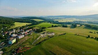 Nabízíme k prodeji mírně svažitý pozemek s ideální jihozápad