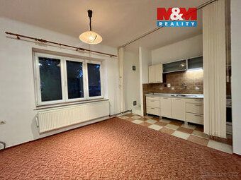 Nabízím k prodeji prostorný, cihlový byt 3+1. Byt je v osobn