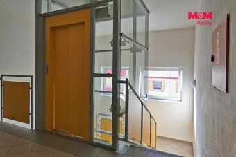Nabízíme Vám k pronájmu moderní světlý byt, který se nachází