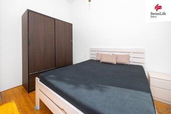 Nabízíme k prodeji udržovaný multifunkční dům, který předsta