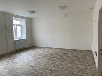 Nabízím k prodeji prostorný byt o velikosti 2+kk, v osobním 