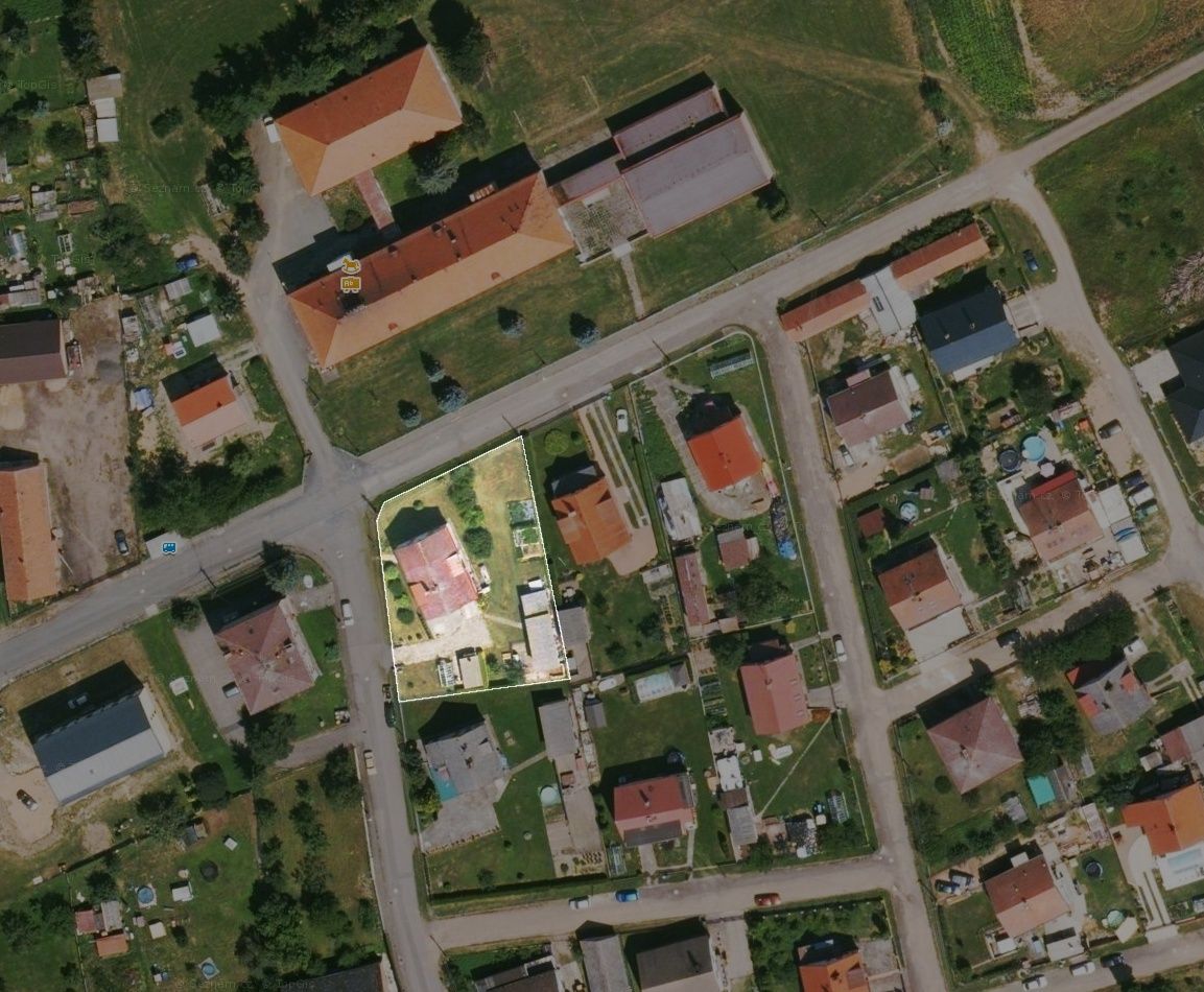 Nabízím k prodeji prostorný dvougenerační rodinný dům s velk