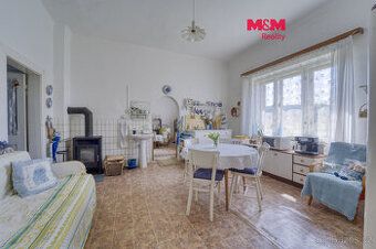 Nabízím k prodeji prostorný dvougenerační rodinný dům s velk