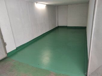 Pronajmu garáž 6x3m v ulici Nušlova 2576/6 v Praze - Nové Bu