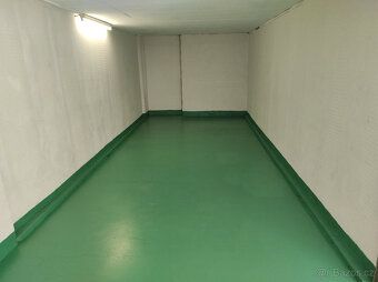 Pronajmu garáž 6x3m v ulici Nušlova 2576/6 v Praze - Nové Bu