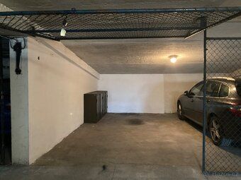 Nabízím pronájem garážového stání o ploše 13,5 m2 v halových
