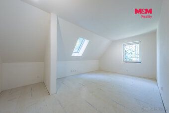 Nabízíme k prodeji rodinný dům ve Vejprtech s pozemkem 748 m