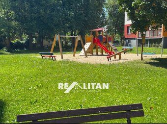 Pro prohlídku, volejte: 608 460 172 Výhradně Vám nabízíme př