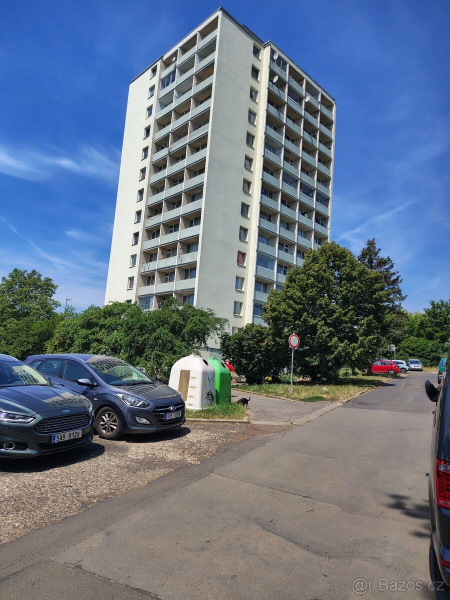 Prodám byt 3+1 v OV,3 lodžie (2 zasklené),2 poschodí,orienta