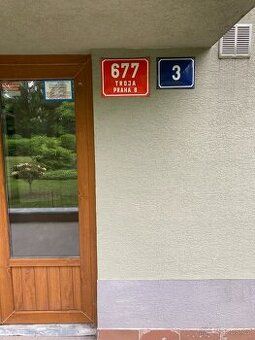 Garáž 17,9 m² k pronájmu - garážový dům Čimická/Písečná, Pra