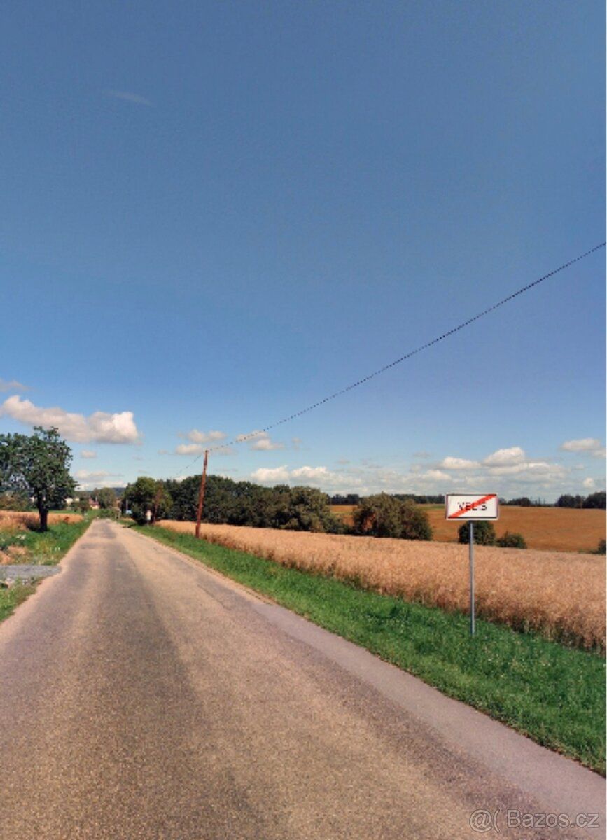 Prodám stavební pozemek 820m2 s vydaným stavebním povolením 