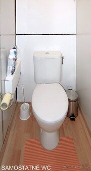 Nabízíme k pronájmu od srpna nebo od září 2 volná místa ve d