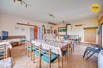 Exkluzivně Vám nabízíme prostorný rodinný dům s širokými mož