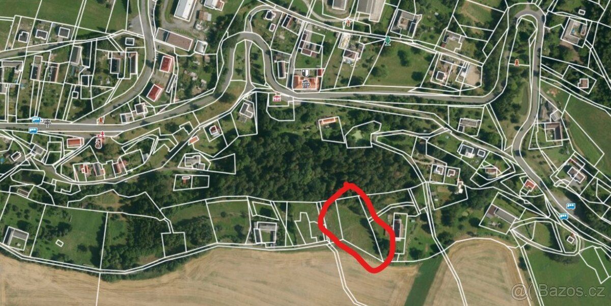 Pronajmu zahradu,voda není,el na sloupu.Klidné místo.Dle doh
