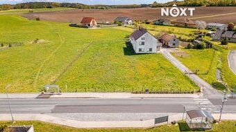 Klidné bydlení mezi městy – zasíťovaný pozemek v HrobicíchHl