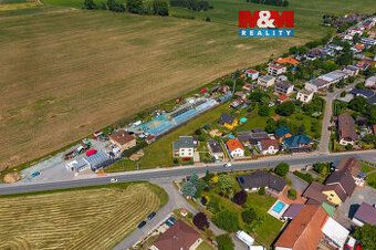 Klidné bydlení mezi městy – zasíťovaný pozemek v HrobicíchHl