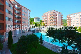 Bulharsko, Sveti Vlas – Prostorný apartmán 2+kk v resortu př